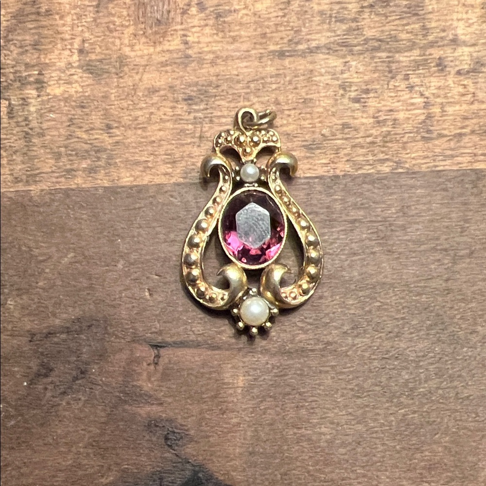 Avon Gold Brooch Vintage 1974 Queensbury Victorian Revival Pendant